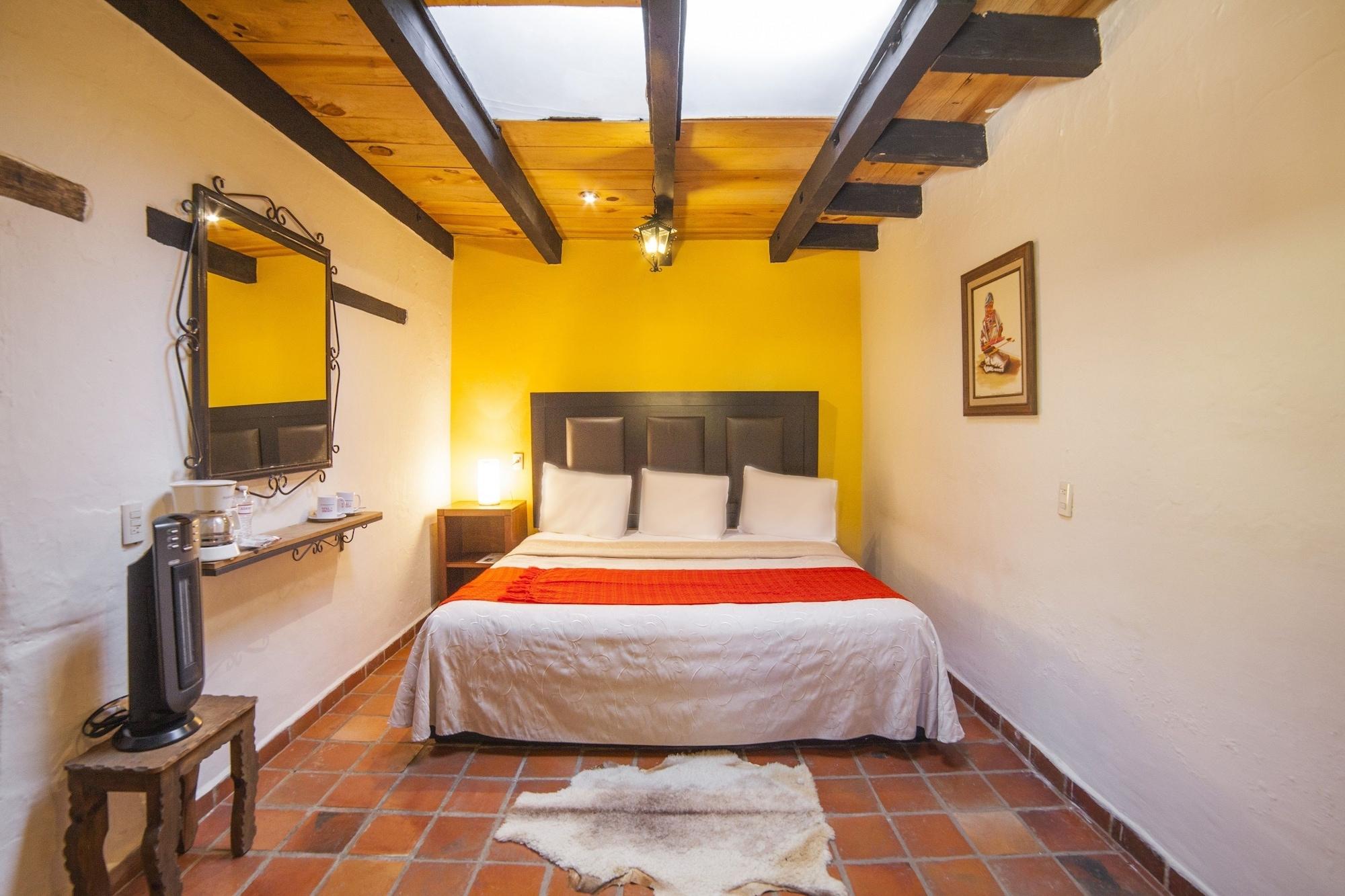 Hotel Adobe Y Teja ซานกริสโตบัล เด ลาสกาซาส ภายนอก รูปภาพ