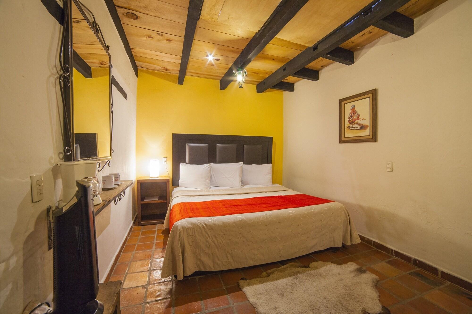 Hotel Adobe Y Teja ซานกริสโตบัล เด ลาสกาซาส ภายนอก รูปภาพ
