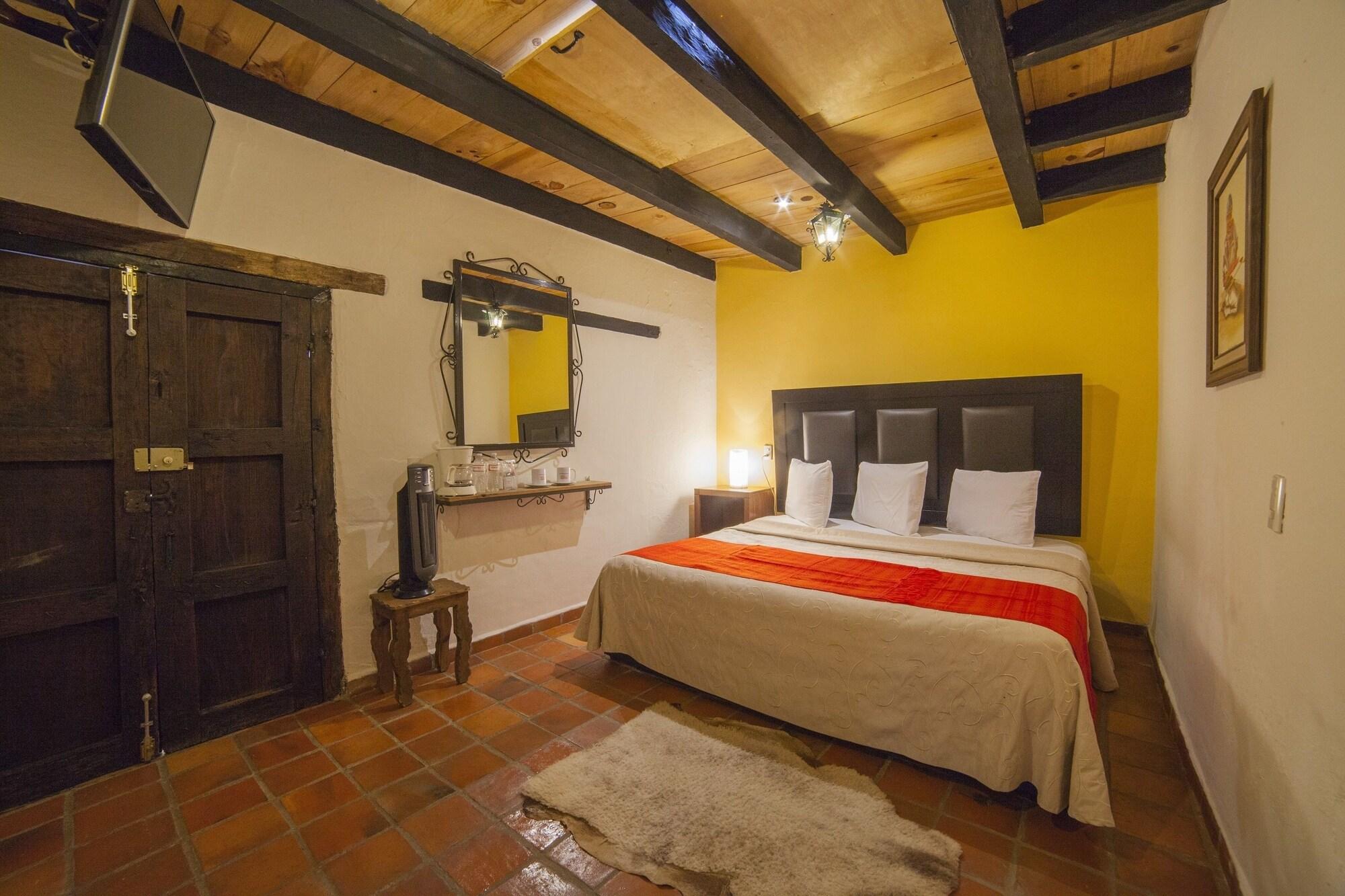Hotel Adobe Y Teja ซานกริสโตบัล เด ลาสกาซาส ภายนอก รูปภาพ