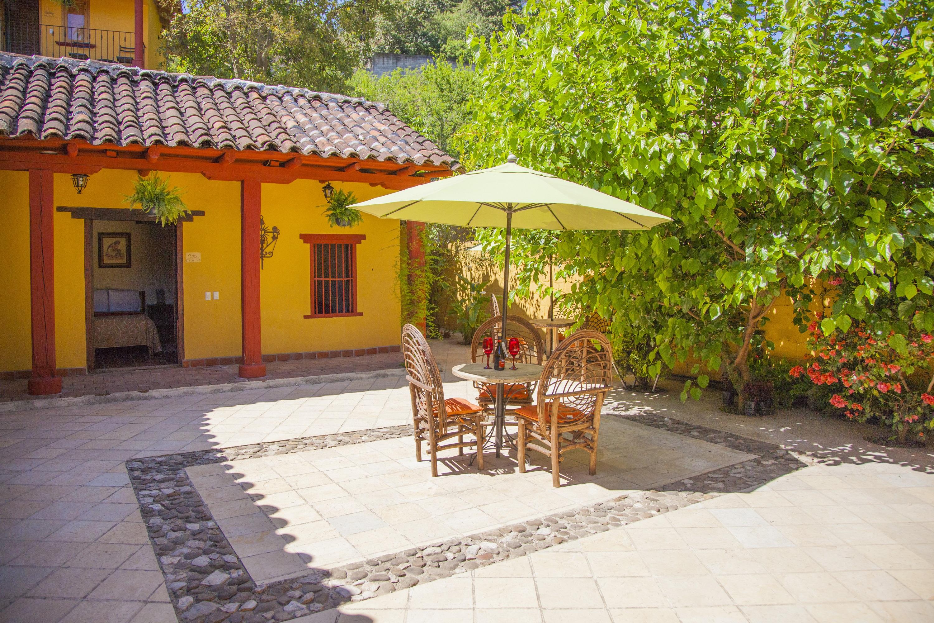 Hotel Adobe Y Teja ซานกริสโตบัล เด ลาสกาซาส ภายนอก รูปภาพ